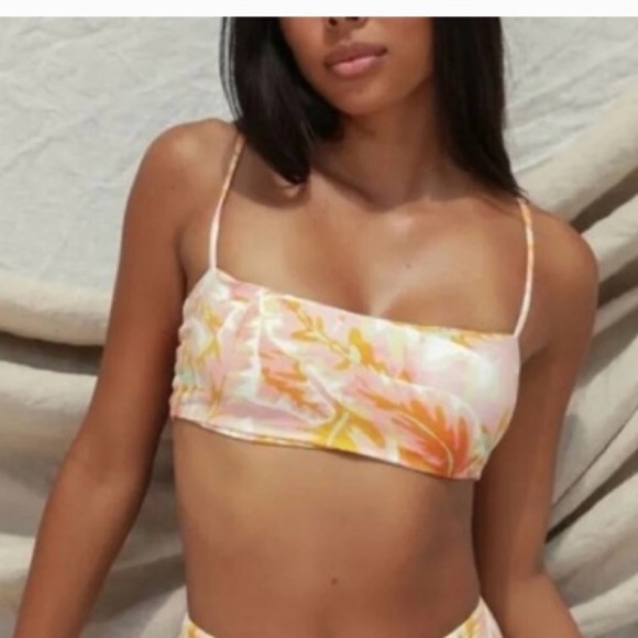 Stone Fox bandeau Style Bikini Top NWT - Picture 3 of 3